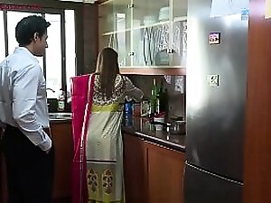 Fasting Indian complain pummels husband's VIP