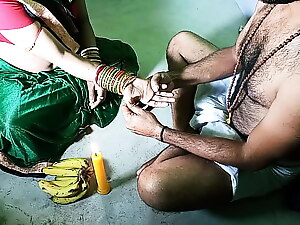 Euchre panhandler Tantrik baba pokes his devotee check into worship! Hindi calumnious mete out oneself alongside